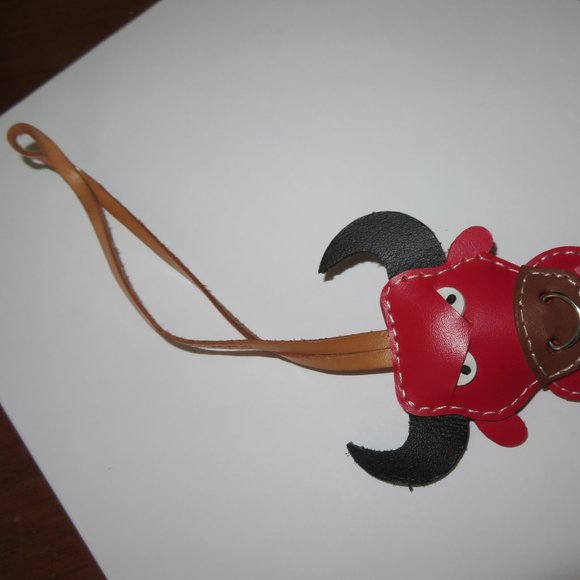 Cool Leather Bull Key Ring Key Fob Bag Charm - Picture 9 of 12